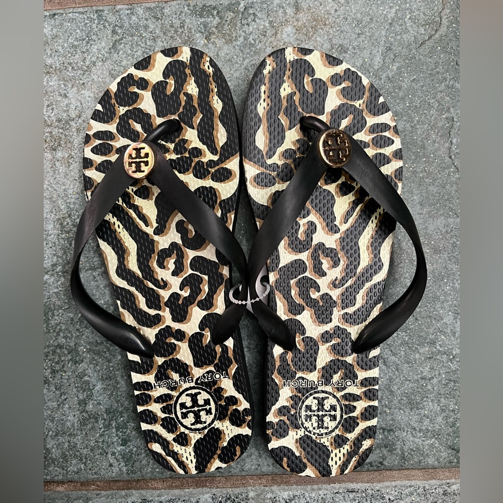Tory Burch Cheetah Print Flip Flops 🐆🖤